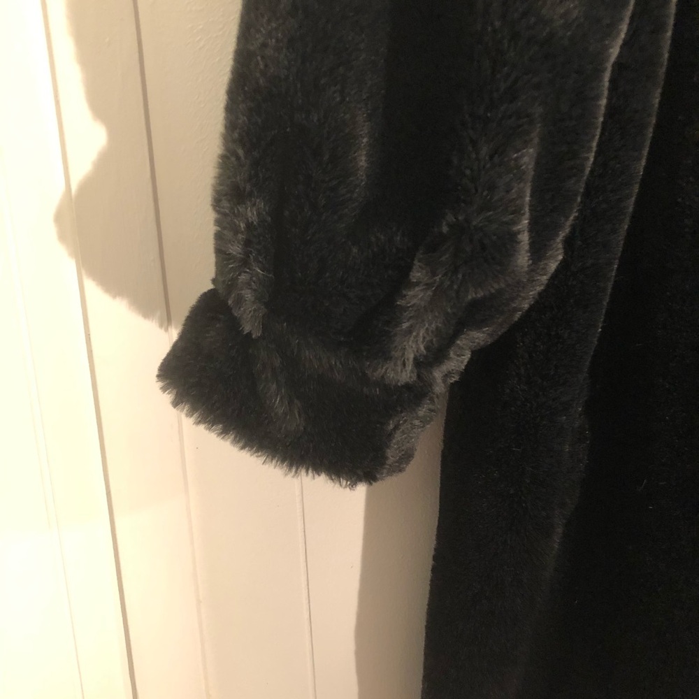 St. John Coat Collection Black Classic Mid-Length Reversible Faux Fur Coat Large - Picture 10 of 11
